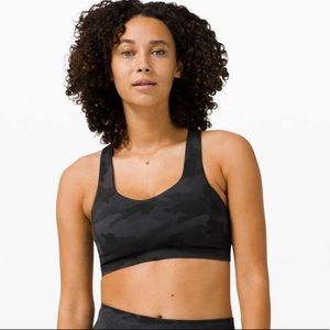 🍋Lululemon Free to be Serene bra size 4